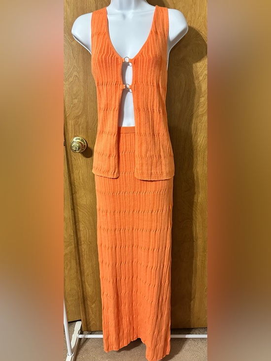Fashion Nova Dresses & Skirts - Fashion Nova Orange Knit Maxi Set with Dual Ring Front